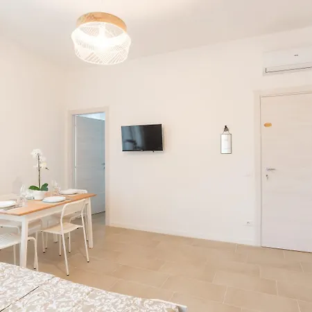 Mentana Guest house *