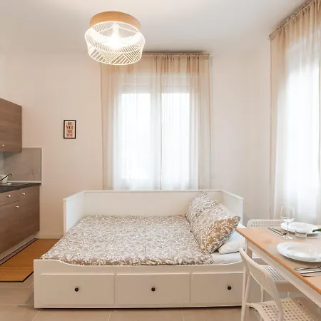 Mentana Guest house *